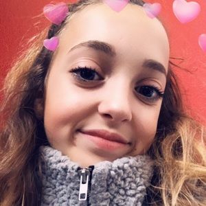 Meet your Posher, Adria